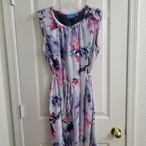 Simply Vera sleeveless sheath dress with belt, like new worn once